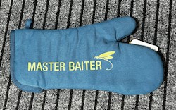 ABOUT FACE NOVELTIES: 9A - GRILL MITT - MASTER BAITER..  - 116207**